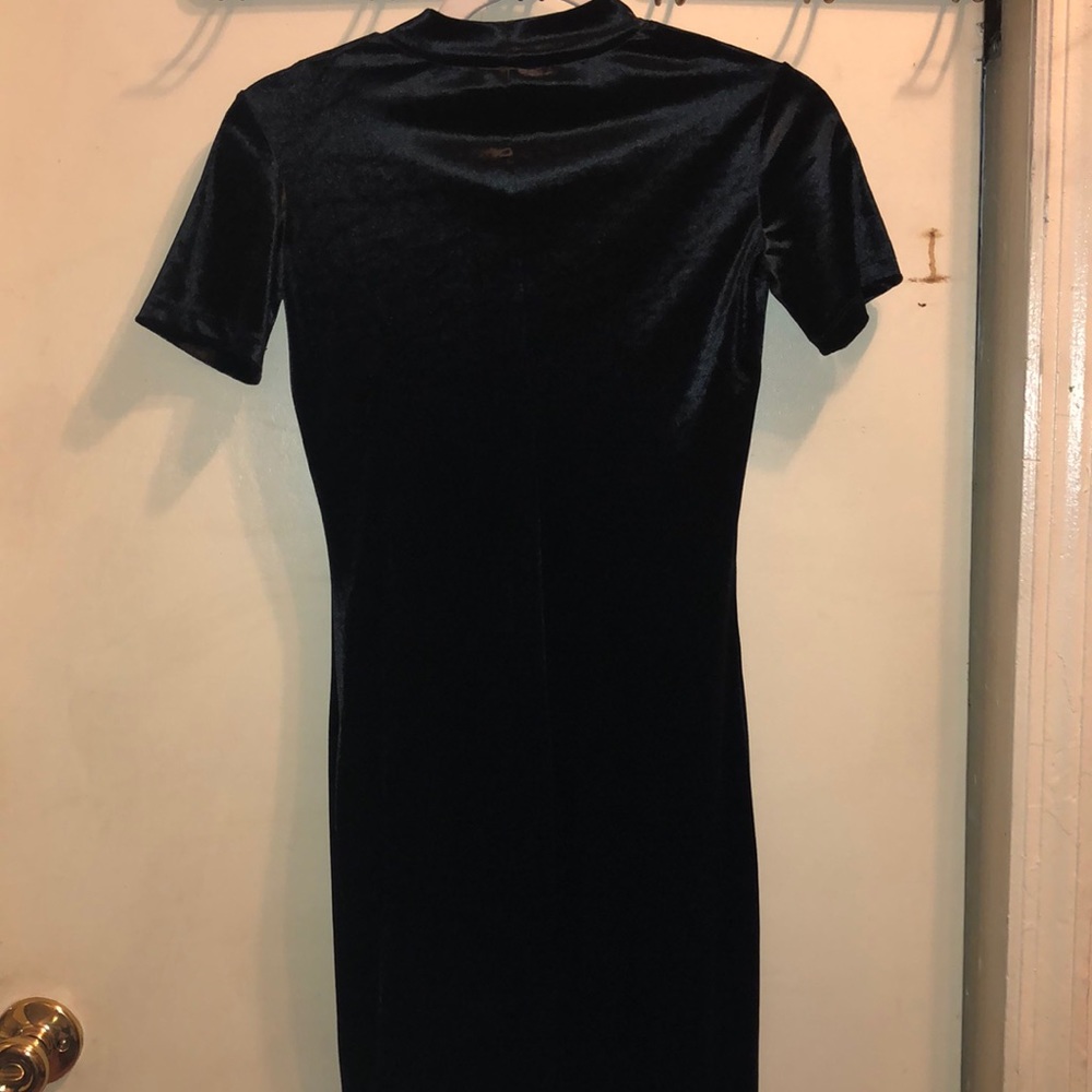 Velvet dress - Picture 2 of 2